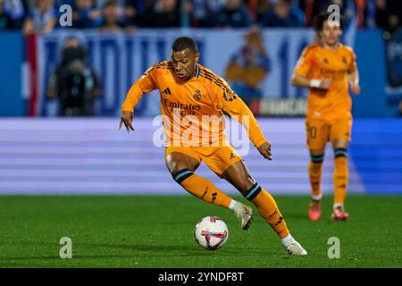 Madrid, Spanien. November 2024. Kylian Mbappe von Real Madrid CF spielte am 24. November 2024 im Municipal de Butarque Stadion in Madrid, Spanien, während des La Liga EA Sports Matches zwischen CD Leganes und Real Madrid CF. (Foto: Cesar Cebolla/PRESSINPHOTO) Credit: PRESSINPHOTO SPORTS AGENCY/Alamy Live News Stockfoto