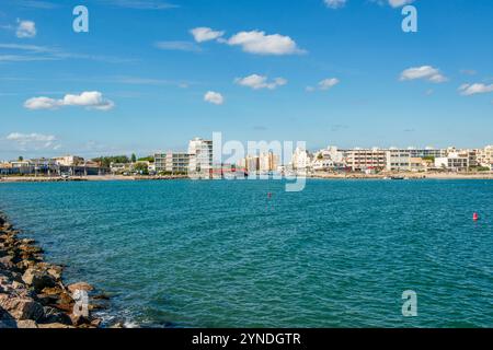 Carnon liegt auf einer Halbinsel am Mittelmeer und ist bekannt für seinen Yachthafen, seine Dünen und Strände im Süden Frankreichs Stockfoto