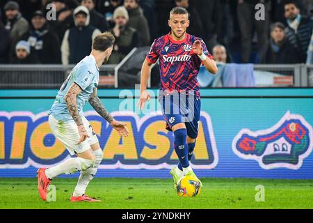 Rom, Frankreich, Italien. November 2024. Jesper KARLSSON of Bologna während des Spiels der Serie A zwischen SS Lazio und Bologna FC im Stadio Olimpico am 24. November 2024 in Rom. (Kreditbild: © Matthieu Mirville/ZUMA Press Wire) NUR REDAKTIONELLE VERWENDUNG! Nicht für kommerzielle ZWECKE! Stockfoto