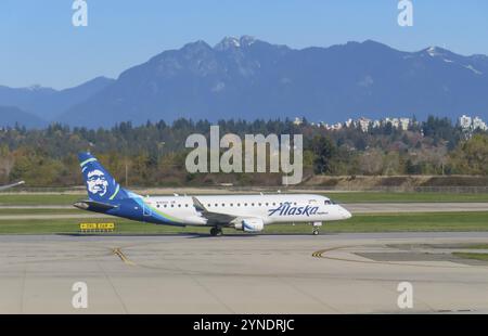 Vancouver, BC, Kanada. Dezember 2023. Ein Flugzeug der Alaska Airlines am Internationalen Flughafen Vancouver Stockfoto