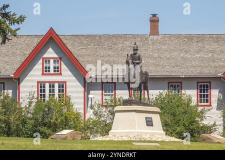 Calgary, Alberta, Kanada. Juni 2023. Fort Calgary ein nordwestlicher Außenposten der berittenen Polizei am Zusammenfluss von Bow River und Elbow River in der heutigen Zeit Stockfoto