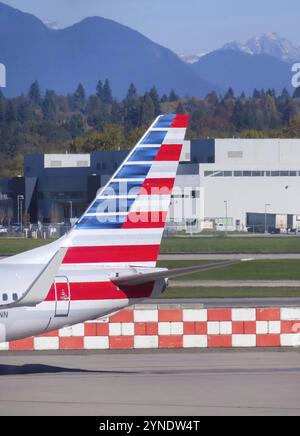 Vancouver, BC, Kanada. Dezember 2023. Eine Entleerung oder Heckbaugruppe von American Airlines, die sich auf der Rückseite eines Flugzeugs befindet Stockfoto