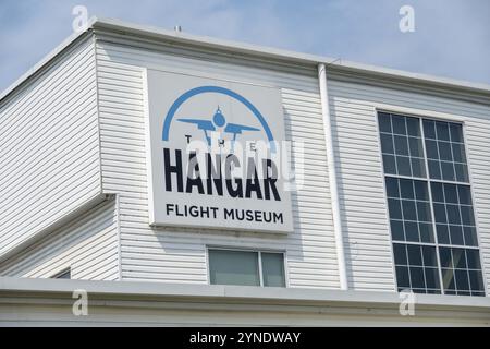 Calgary, Alberta, Kanada. August 2024. Ein Schild des Hangar-Flugmuseums am Eingang Stockfoto