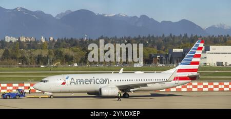 Vancouver, BC, Kanada. Dezember 2023. Ein Flugzeug der American Airlines am Internationalen Flughafen Vancouver Stockfoto