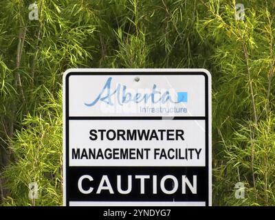 Calgary, Alberta, Kanada. Juli 2023. Ein Warnschild Für Die Infrastruktur Von Alberta, Stormwater Management Facility Stockfoto