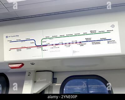 Edmonton, Alberta, Kanada. April 2023. Eine Stadtzugkarte des ETS Edmonton Transit Service Stockfoto