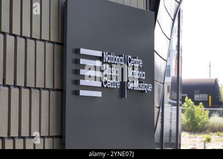 Calgary, Alberta, Kanada. August 2024. Das Willkommensschild für das National Music Center im Freien Stockfoto