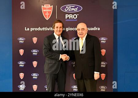 Monza, Italien. November 2024. Adriano Galliani, CEO von AC Monza, mit Führungskräften von Ford während des B2B-Events im Ford Interauto in Monza, Italien - Montag, 25. November 2024. Sport - Fußball (Foto AC Monza/LaPresse von Studio Buzzi) Credit: LaPresse/Alamy Live News Stockfoto