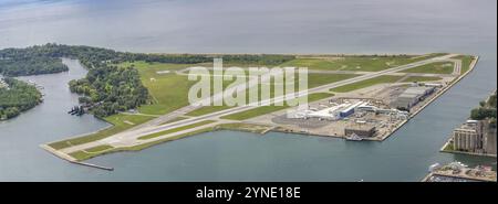 Toronto, Ontario, Kanada. Juni 2024. Billy Bishop Toronto City Airport, ein Regionalflughafen auf den Toronto Islands Stockfoto