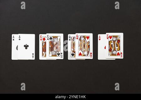 Calgary, Alberta, Kanada. Dezember 2023. Die drei wichtigsten Prozent der Poker Starthandkombinationen. Konzept: Monster Poker Hände Stockfoto