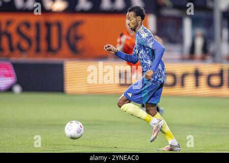 Volendam, Niederlande. November 2024. VOLENDAM - 25.11.2024, KRAS-Stadion. Keukenkampioen divisie, Saison 2024-2025. Während des Spiels Volendam - Jong Ajax, Jong Ajax Spieler Kayden Wolff Credit: Pro Shots/Alamy Live News Stockfoto
