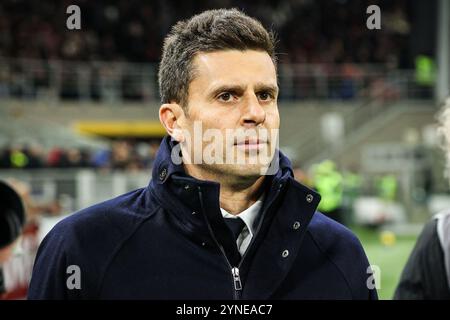 Mailand, Frankreich, Italien. November 2024. Thiago MOTTA von Juventus während des Spiels der Serie A zwischen dem AC Milan und dem Juventus FC im San Siro Stadion am 23. November 2024 in Mailand. (Kreditbild: © Matthieu Mirville/ZUMA Press Wire) NUR REDAKTIONELLE VERWENDUNG! Nicht für kommerzielle ZWECKE! Stockfoto