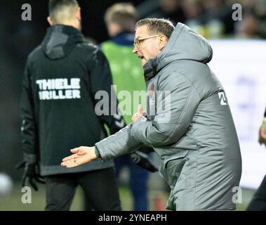 Herning, Dänemark. November 2024. FC Midtjylland Trainer Thomas Thomasberg im Superliga-Spiel zwischen dem FC Midtjylland und Silkeborg IF in der MCH Arena in Herning, Montag, den 25. November 2024. (Foto: Henning Bagger/Ritzau Scanpix) Credit: Ritzau/Alamy Live News Stockfoto