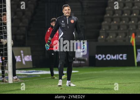 Krakau, Polen. November 2024. Fußball 2024 2025 PKO BP Ekstraklasa Puszcza Niepolomice vs Widzew Lodz op: RAFAL GIKIEWICZ Credit: Konrad Swierad/Alamy Live News Stockfoto