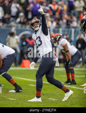 Chicago, IL, USA. November 2024. Chicago trägt #13 Keenan Allen in Aktion während des Spiels gegen die Minnesota Vikings in Chicago, Illinois. Mike Wulf/CSM/Alamy Live News Stockfoto