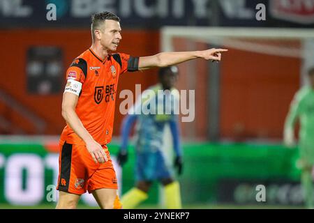 Volendam, Niederlande. November 2024. VOLENDAM, NIEDERLANDE - 25. NOVEMBER: Robert Muhren vom FC Volendam trainiert seine Mannschaft während des niederländischen Spiels Keuken Kampioen Divisie zwischen dem FC Volendam und Jong Ajax im Kras Stadion am 25. November 2024 in Volendam, Niederlande. (Foto von Jan Mulder/Orange Pictures) Credit: Orange Pics BV/Alamy Live News Stockfoto