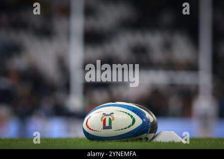 Turin, Italien. November 2024. Ein offizieller Matchball während des Spiels der Autumn Nation Series im Allianz Stadium in Turin. Der Bildnachweis sollte lauten: Jonathan Moscrop/Sportimage Credit: Sportimage Ltd/Alamy Live News Stockfoto