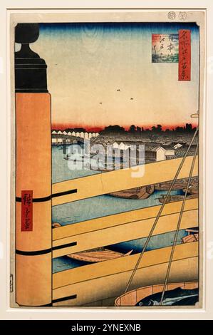 Edo-Brücke von der Nihon-Brücke durch Utagawa Hiroshige. Holz, Bogen, Wasser. Ein japanischer Holzschnitt in der Legion of Honor in San Francisco, Kalifornien. Stockfoto