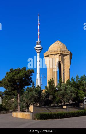 Das Schaidlar-Denkmal mit ewiger Flamme (für die Opfer des Schwarzen Januar 1990 und des 1. Berg-Karabach-Krieges) in der Märtyrerstraße in Baku, Aserbaidschan Stockfoto