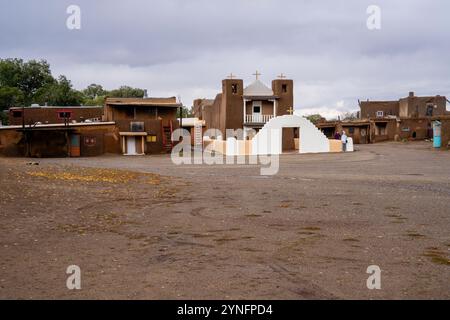 Architektonische Details der katholischen Kapelle St. Jerome/San Geronimo, Taos Pueblo, New Mexico, USA. Stockfoto