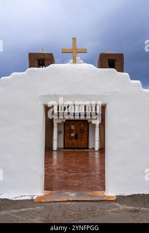 Architektonische Details der katholischen Kapelle St. Jerome/San Geronimo, Taos Pueblo, New Mexico, USA. Stockfoto