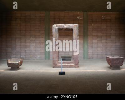 Tiwanaku, La Paz, Bolivien - 15. September 2022: Das Sternentor, in einem einzigen Block mit gestaffelten Schnitzereien gefertigt Stockfoto