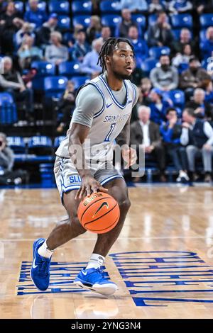 25. NOVEMBER 2024: Saint Louis Billikens hütet Isaiah Swope (1) in einem regulären Saisonspiel, bei dem die Quinnipiac Bobcats die Saint Louis Billikens besuchten. Am Montag, 25. November 2024, Richard Ulreich/CSM in der Chaifetz Arena in St. Louis, MO Stockfoto