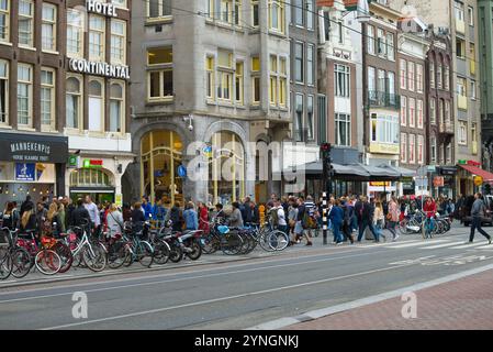 AMSTERDAM, NIEDERLANDE - 30. SEPTEMBER 2017: Auf der Danmark Street. Stadtzentrum von Amsterdam Stockfoto