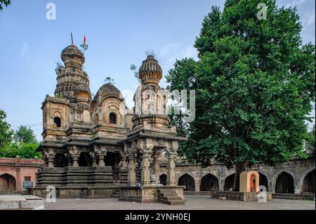 06 05 2014 Shree Kshetra Sangam Mahuli und Kshetra Mahuli sind zwei Tempel am Zusammenfluss der Flüsse Krishna und Venna in Satara Maharashtra Stockfoto