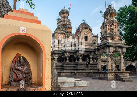 06 05 2014 Shree Kshetra Sangam Mahuli und Kshetra Mahuli sind zwei Tempel am Zusammenfluss der Flüsse Krishna und Venna in Satara Maharashtra Stockfoto