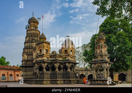 06 05 2014 Shree Kshetra Sangam Mahuli und Kshetra Mahuli sind zwei Tempel am Zusammenfluss der Flüsse Krishna und Venna in Satara Maharashtra Stockfoto