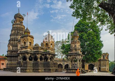 06 05 2014 Shree Kshetra Sangam Mahuli und Kshetra Mahuli sind zwei Tempel am Zusammenfluss der Flüsse Krishna und Venna in Satara Maharashtra Stockfoto