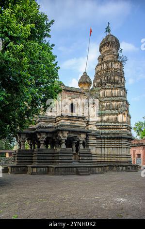 06 05 2014 Shree Kshetra Sangam Mahuli und Kshetra Mahuli sind zwei Tempel am Zusammenfluss der Flüsse Krishna und Venna in Satara Maharashtra Stockfoto