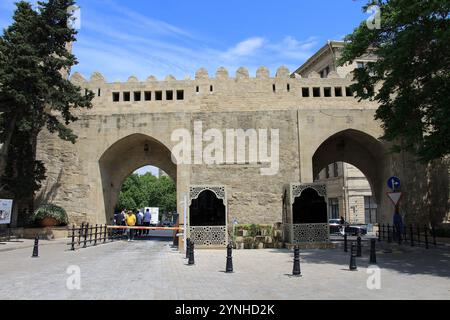 Goscha Zitadelle Gate befindet sich in Baku, Aserbaidschan. Gosha Festung Tor ist eines der Tore der Inneren Stadt. Innenansicht des Burgtors. Stockfoto