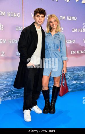 Noah Miguel Oechsle Rodriguez und Lara Spengler bei der Premiere des Animationsfilms Vaiana 2 / Moana 2 im Zoo Palast. Berlin, 25.11.2024 *** Noah Miguel Oechsle Rodriguez und Lara Spengler bei der Premiere des Zeichentrickfilms Vaiana 2 Moana 2 im Zoo Palast Berlin, 25 11 2024 Foto:Xn.xKubelkax/xFuturexImagex vaiana berlin 4130 Stockfoto