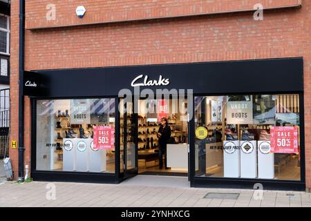 clarks Schuhgeschäft im Stadtzentrum von loughborough Stockfoto