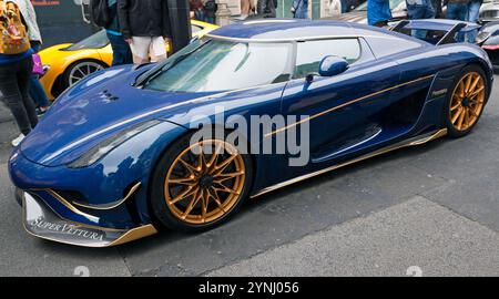 Blick auf einen Koenigsegg Regera Limited Production, Plug-in Hybrid Grand Touring Sportwagen, in der Pall Mall, während des St. James Motoring Spectacular 2024. Stockfoto