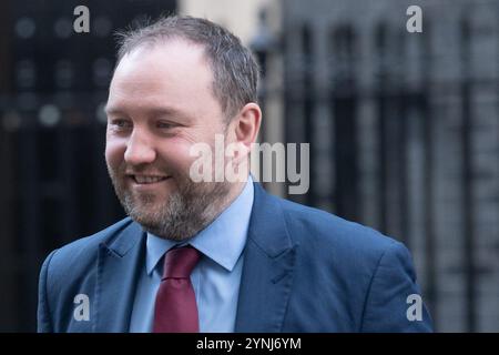 London, Großbritannien. November 2024. Ian Murray, Staatssekretär für Schottland, verlässt eine Kabinettssitzung in der Downing Street: Justin ng/Alamy Live News. Stockfoto