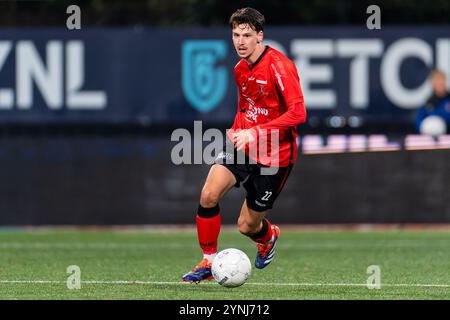 Helmond, Niederlande. November 2024. HELMOND, NIEDERLANDE - 25. NOVEMBER: Alen Dizdarevic von Helmond Sport in Aktion beim niederländischen Keuken Kampioen Divisie Spiel zwischen Helmond Sport und ADO den Haag im GS Staalwerke Stadion am 25. November 2024 in Helmond, Niederlande. (Foto von de Fotograaf/Orange Pictures) Credit: Orange Pics BV/Alamy Live News Stockfoto