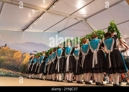 133. Gautrachtenfest des Gauverbandes I (Bayerischer Trachtenverband) D'Raschenberger Teisendorf Gauheimatabend Stockfoto