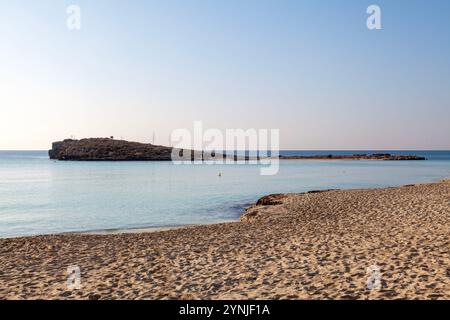 Nissi Island vor Nissi Beach in Ayia Napa, Zypern. Stockfoto