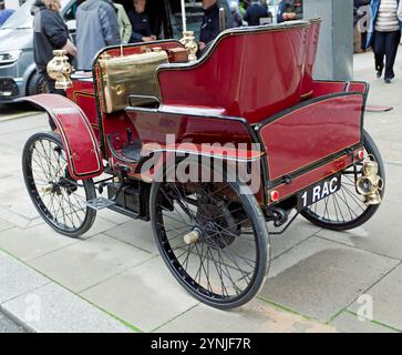 1900 ist Simms der älteste Veteranenwagen der Royal Automobile Clubs Kollektion und wurde vom Gründer des Royal Automobile Clubs Frederick Simms gebaut Stockfoto