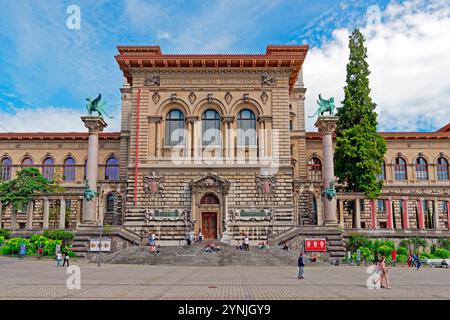 Place de la Riponne, Musée cantonal des beaux Arts Lausanne Stockfoto