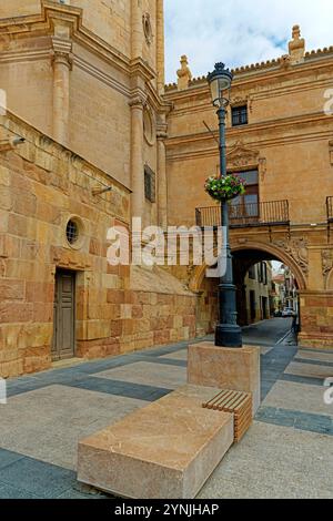 Kirche, Collegiata de San Patricio, Arco Calle Cava Stockfoto