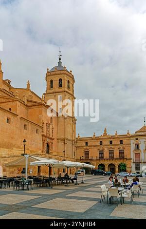 Kirche, Collegiata de San Patricio, Oficina de Turismo, Touristeninformation Stockfoto