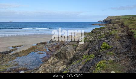Polzeath Beach im Sommer - Cornwall, Großbritannien Stockfoto
