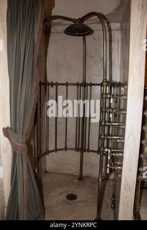 Sir Henry Pellatts Dusche in Casa Loma auf der Austin Terrace in Toronto, Ontario, Kanada Stockfoto