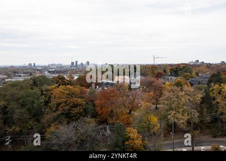 Blick auf Scarborough vom Casa Loma auf der Austin Terrace in Toronto, Ontario, Kanada Stockfoto