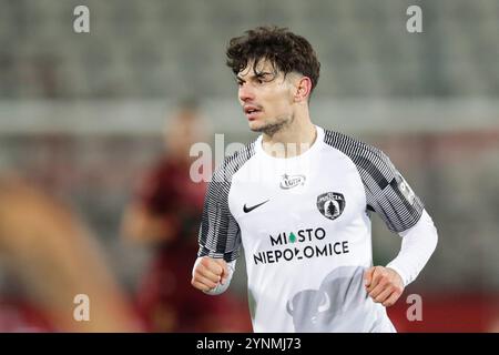 Krakau, Polen. November 2024. Jakov Blagaic von Puszcza Niepolomice wurde während des Polnischen Liga PKO BP Ekstraklasa 2024/2025 Fußballspiels zwischen Puszcza Niepolomice und Widzew Lodz im Cracovia Stadion gesehen. Endpunktzahl: Puszcza Niepolomice 2:0 Widzew Lodz. Quelle: SOPA Images Limited/Alamy Live News Stockfoto