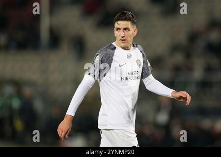 Krakau, Polen. November 2024. Michalis Kosidis von Puszcza Niepolomice wurde während des Fußballspiels der polnischen Liga PKO BP Ekstraklasa 2024/2025 zwischen Puszcza Niepolomice und Widzew Lodz im Cracovia Stadion gesehen. Endpunktzahl: Puszcza Niepolomice 2:0 Widzew Lodz. (Foto: Grzegorz Wajda/SOPA Images/SIPA USA) Credit: SIPA USA/Alamy Live News Stockfoto